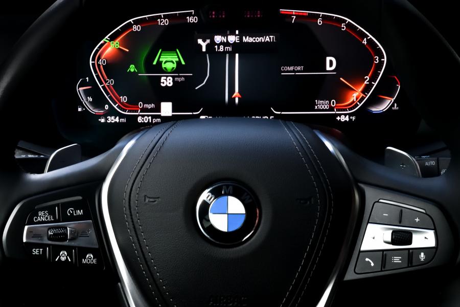 Панель приборов BMW X5 xDrive40i xLine (G05) 2018 года  (NA) (фото 65 из 85)